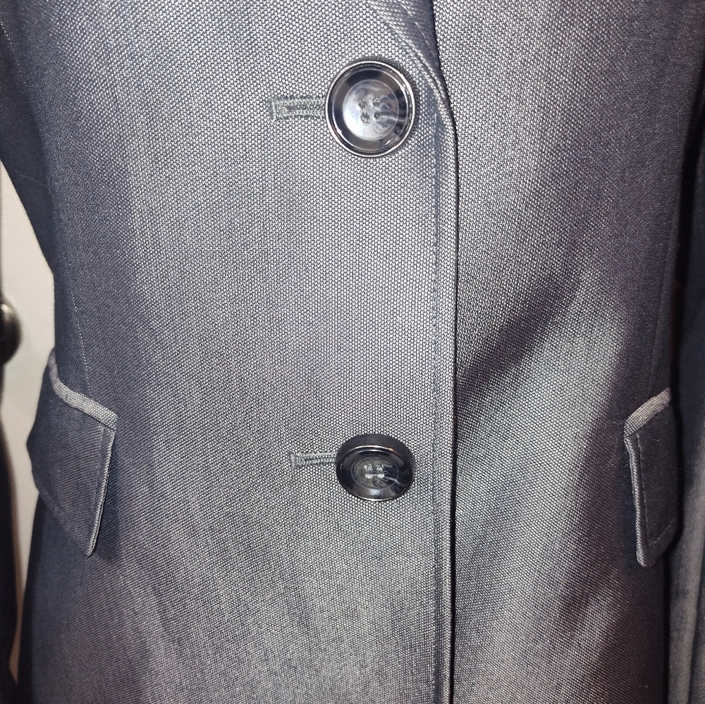Blazer - Picture 4 of 4